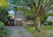 Haus zum Kaufen in Düsseldorf 99.900 € 151 m²