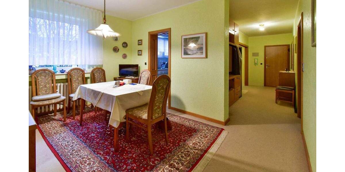 Leben und Leben lassen! Schöne, ruhige Wohnung mit Balkon und TG-Stellplatz 4 zimmer