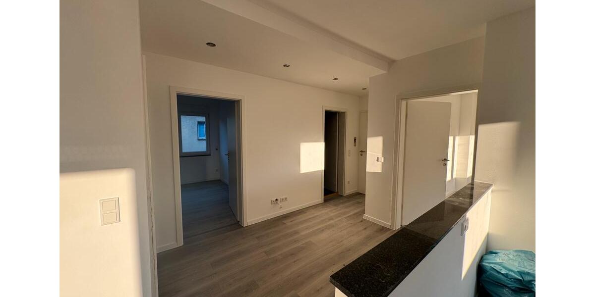 Verkauf: Kernsanierte Wohnung | 1. OG | Neubauniveau 4 zimmer