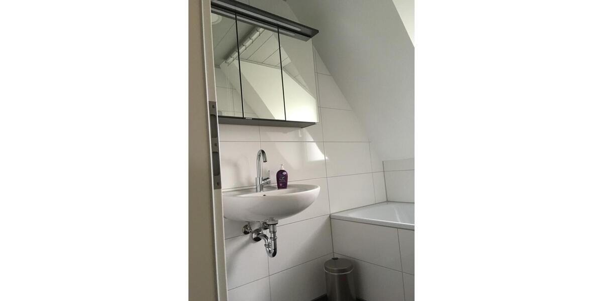 Dachgeschoßwohnung Duisburg Huckingen - 2 Zimmer, 47 m&sup2;, 750&euro; | Angebot:25825808