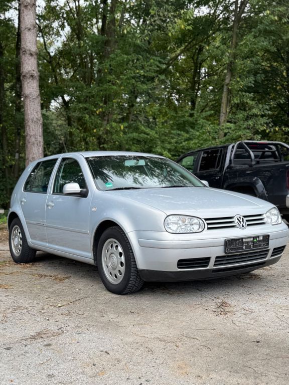 VW Golf 109.000 km 3.300 € Solingen 42651