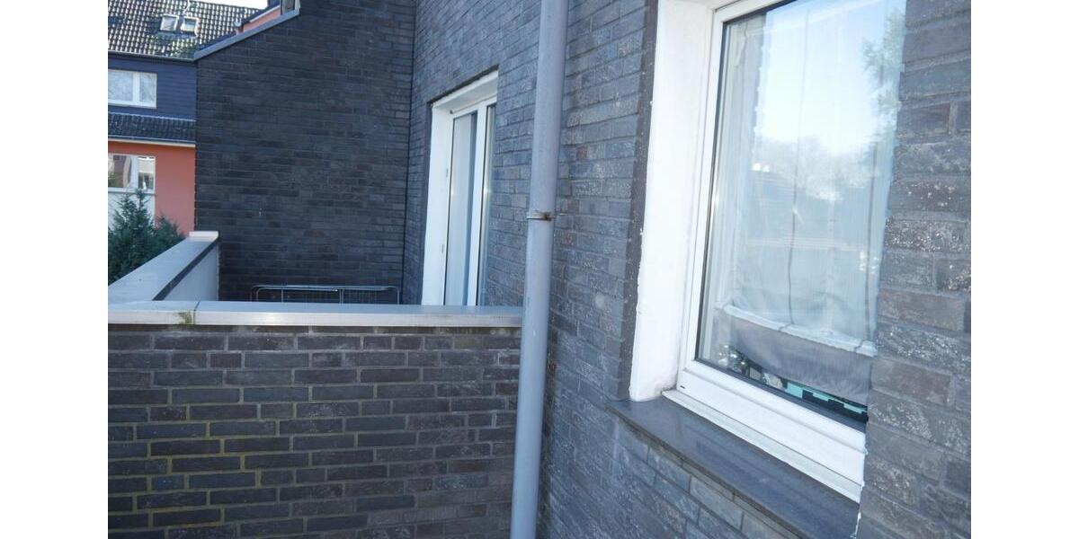 Etagenwohnung Duisburg Mittelmeiderich - 4 Zimmer, 100 m&sup2;, 798&euro; | Angebot:25754033