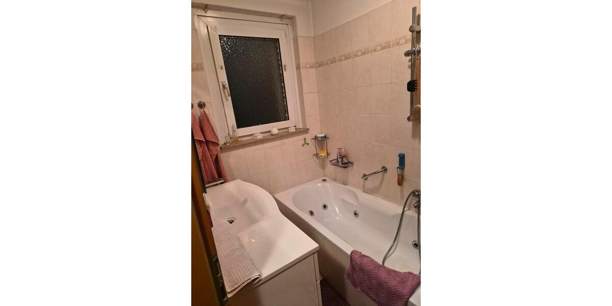 Etagenwohnung Essen Stadtbezirk VII - 3.5 Zimmer, 74 m&sup2;, 980&euro; | Angebot:25721950