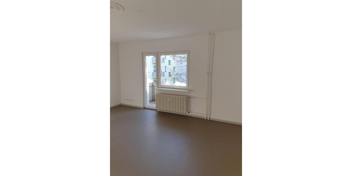 83 qm Charlottenburg aufwendig saniert mit Option auf Stellplatz. 3 zimmer