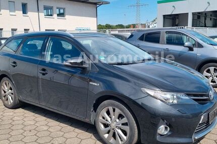 Toyota Auris 129.000 km 11.599 &euro; Dinslaken 46539