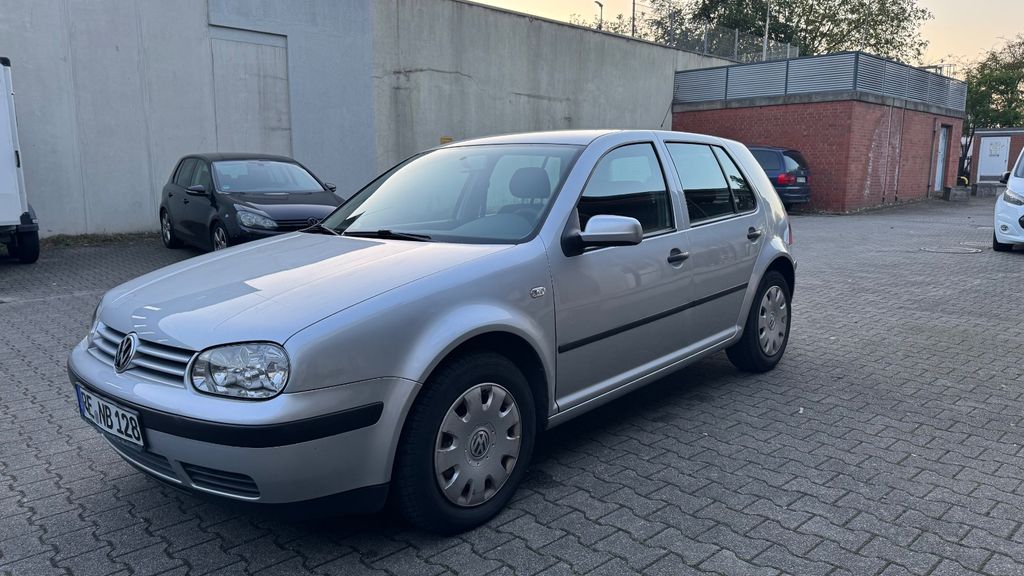 VW Golf 153.663 km 2.690 &euro; Bochum 44805