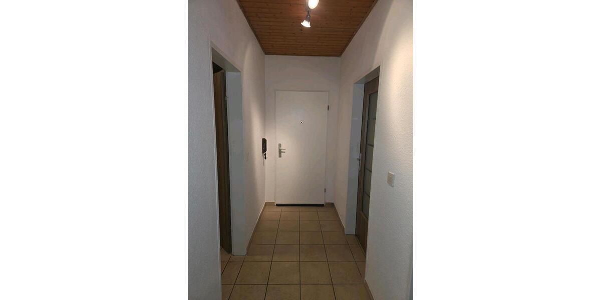 Dachgeschoßwohnung Dinslaken Hiesfeld - 2.5 Zimmer, 73 m&sup2;, 600&euro; | Angebot:26396476