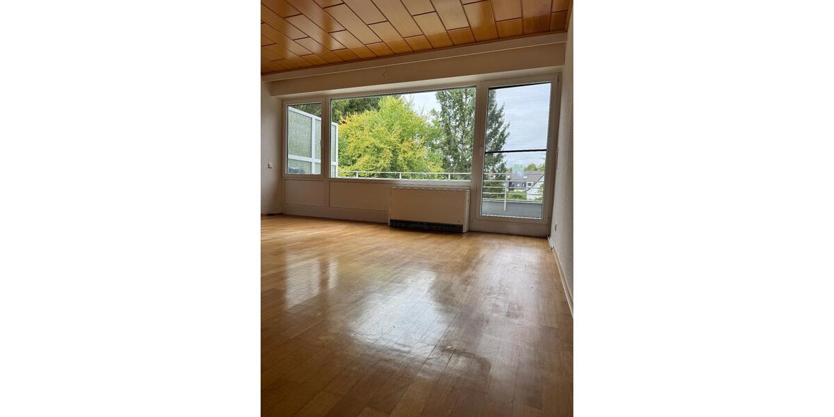 Helle Wohnung mit Balkon und Einbauküche in Mülheim a. d. Ruhr zimmer