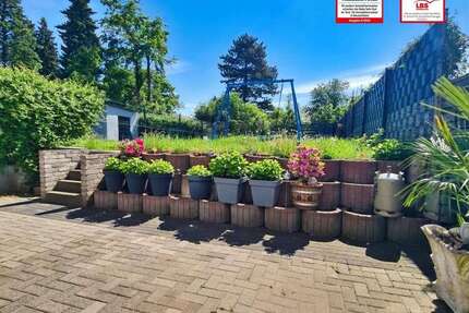 Haus zum Kaufen in Duisburg 339.900 € 202.54 m²