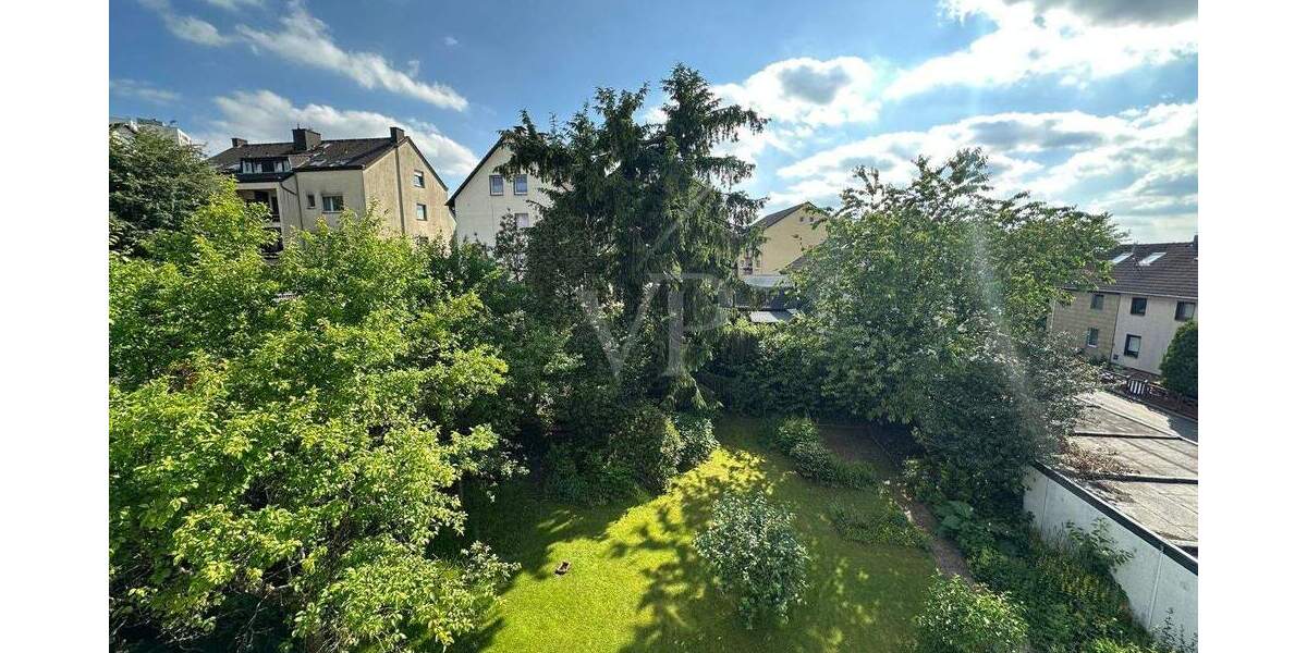 Flexibel nutzbares Drei-Familien- oder Einfamilienhaus in beliebter Wohnlage mit Garage & Stellplatz 6 zimmer