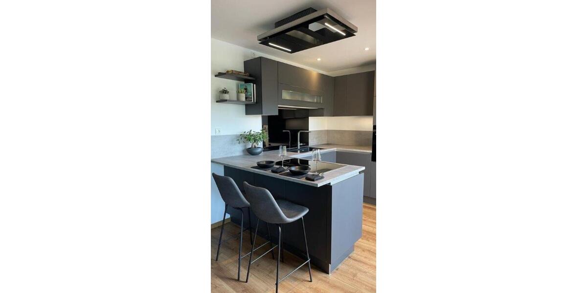 Möbliertes Wohnen mit Stil und Aussicht! Luxuriöse DG-Wohnung mit 2 zimmer