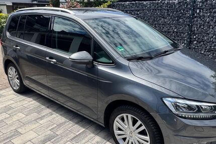 VW Touran 152.000 km 14.000 &euro; Duisburg 47259