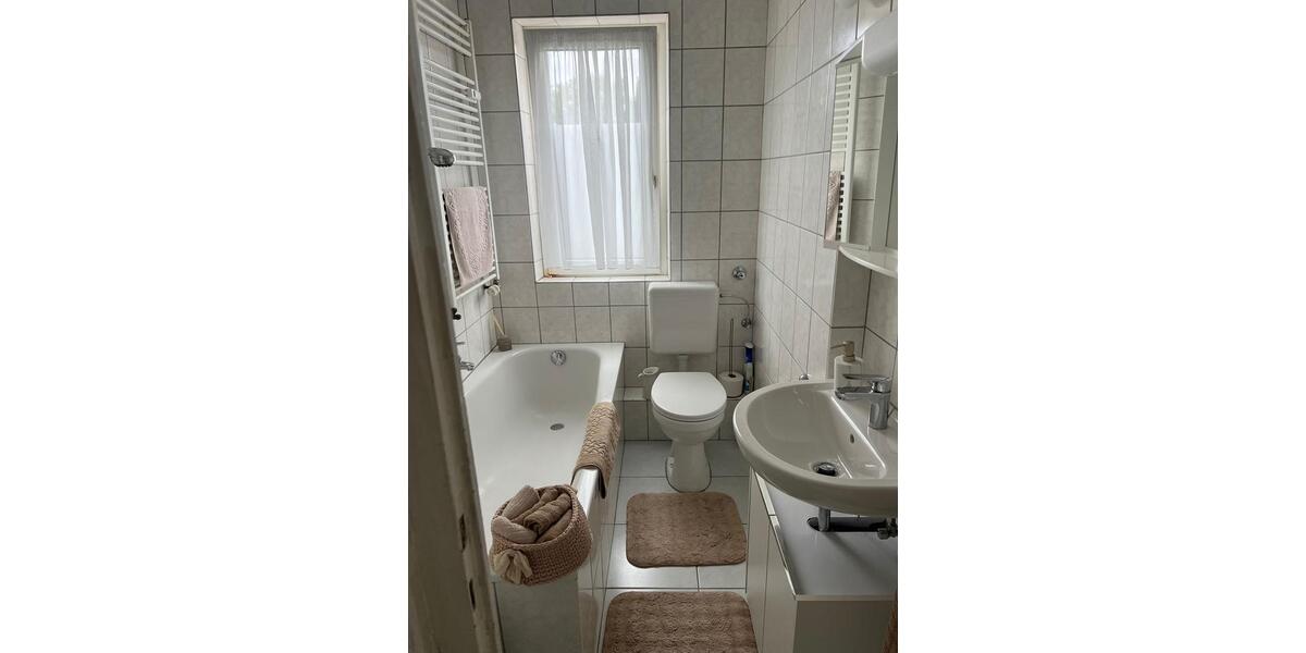 Dachgeschoßwohnung Mülheim an der Ruhr Rechtsruhr-Nord - 3.5 Zimmer, 77 m&sup2;, 740&euro; | Angebot:26349049