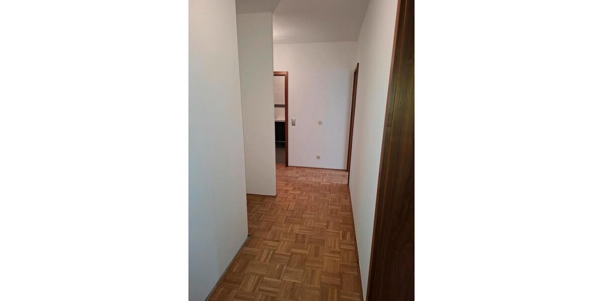 Hochparterre Ratingen - 2 Zimmer, 70 m&sup2;, 950&euro; | Angebot:25718298