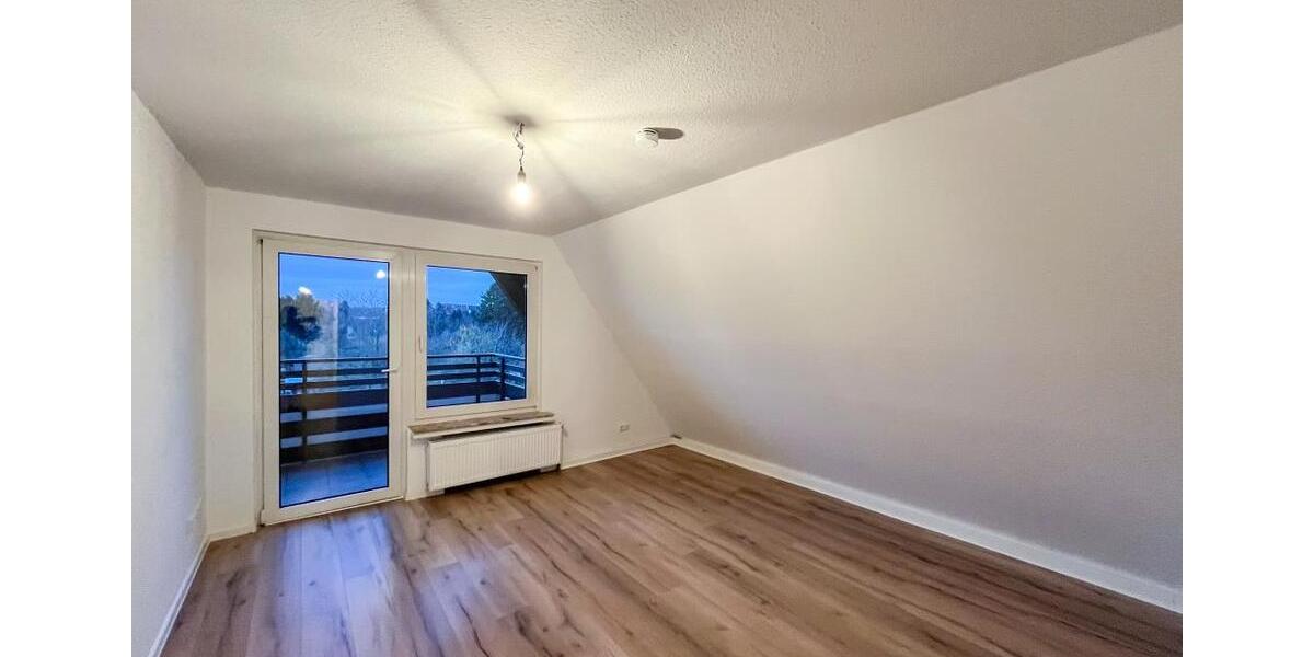 AUFGEPASST! Frisch sanierte 3-Zimmer Wohnung mit Sonnenbalkon! 3 zimmer