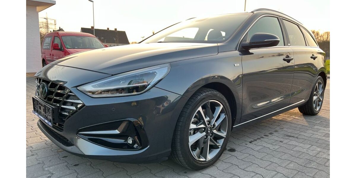 Hyundai i30 28.000 km 17.900 &euro; Herne 44653