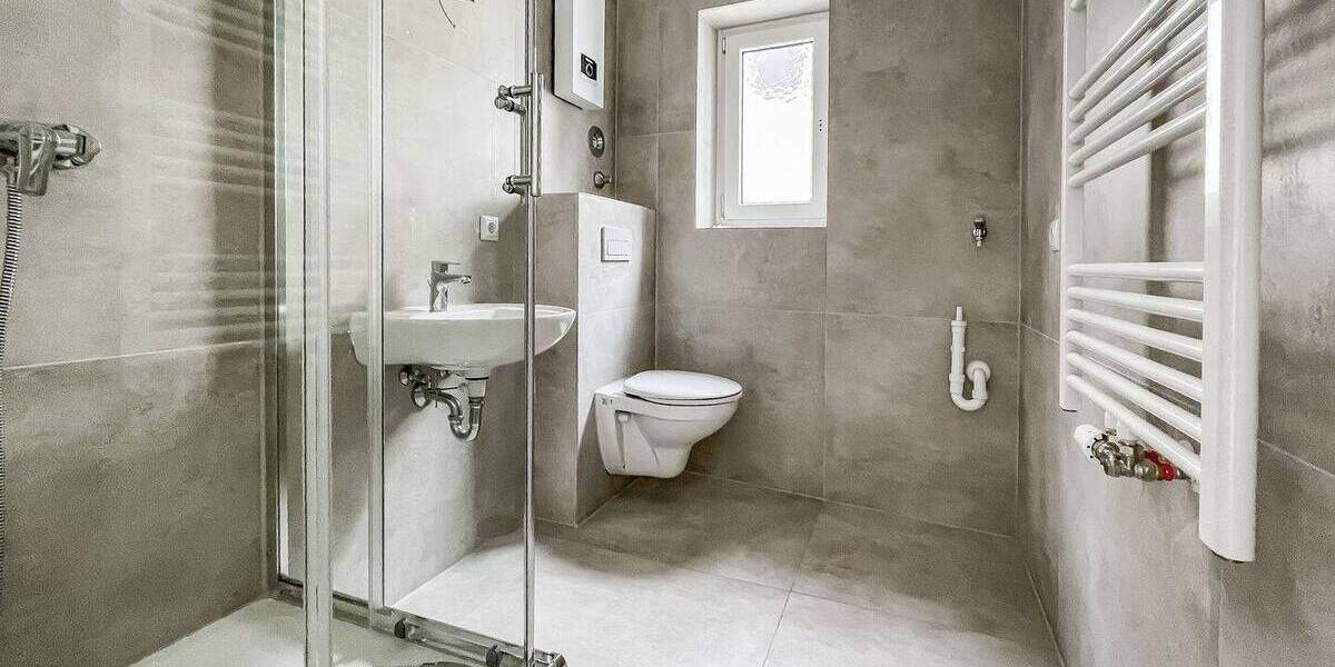 Etagenwohnung Essen Südviertel - 2 Zimmer, 81 m&sup2;, 950&euro; | Angebot:26879024