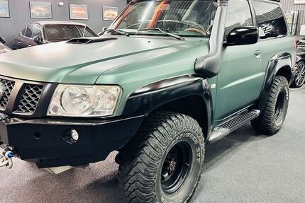 Nissan Patrol 163.000 km 28.890 € Gelsenkirchen 45879