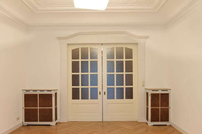 Haus zum Kaufen in Düsseldorf - Golzheim 5.100.000 € 340 m²