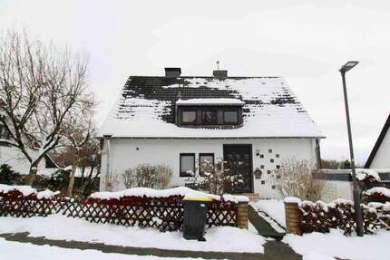 Viel Platz, viele Möglichkeiten: Zweifamilienhaus mit Garten, Wintergarten & Mieteinnahmen! 6 zimmer