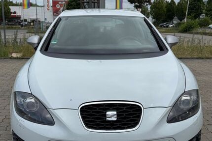 Seat Leon 177.865 km 5.400 &euro; marl 45772