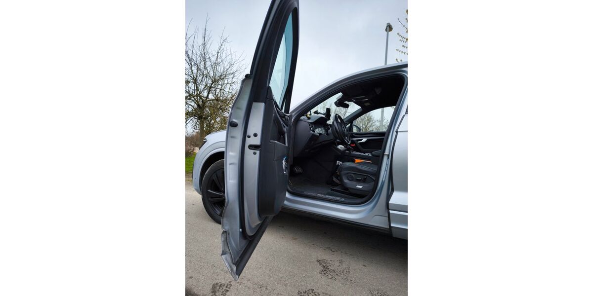 VW Touareg 175.000 km 49.000 &euro; Oberhausen 46145