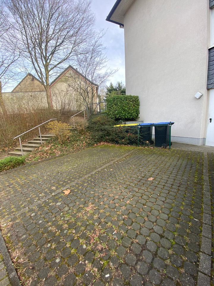 schöne Wohnung in Solingen Ohligs mit Küche und Stellplatz zimmer