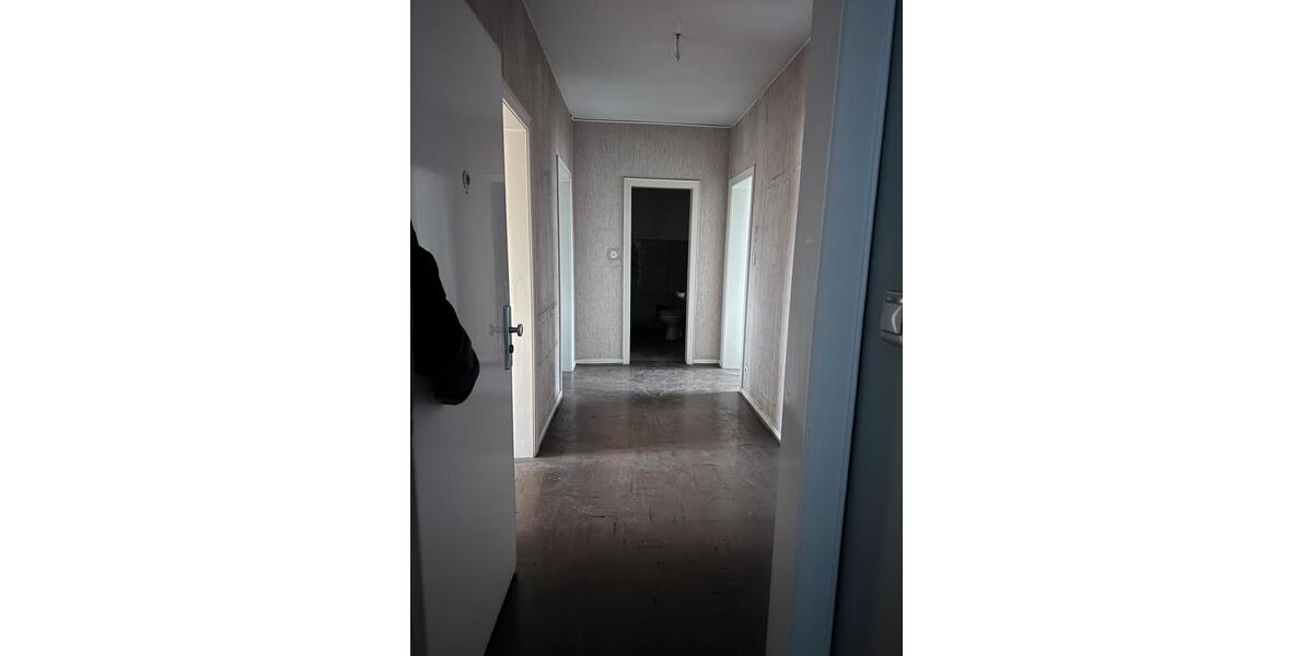 2,5 Zimmer mit Balkon 1 zimmer