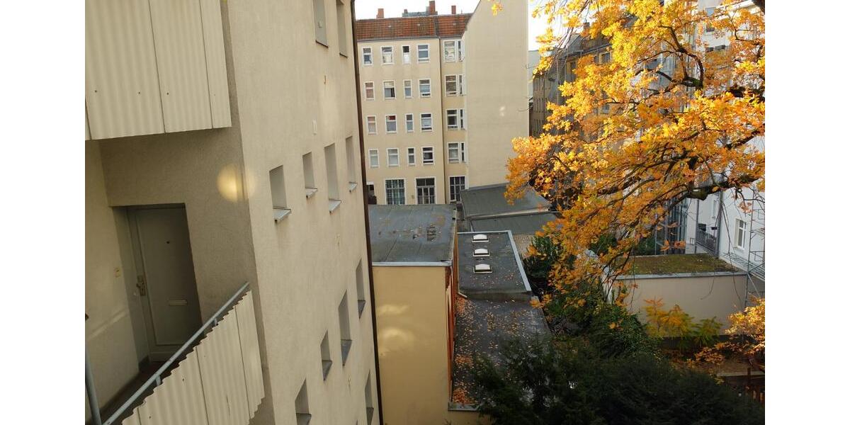 83 qm Charlottenburg aufwendig saniert mit Option auf Stellplatz. 3 zimmer