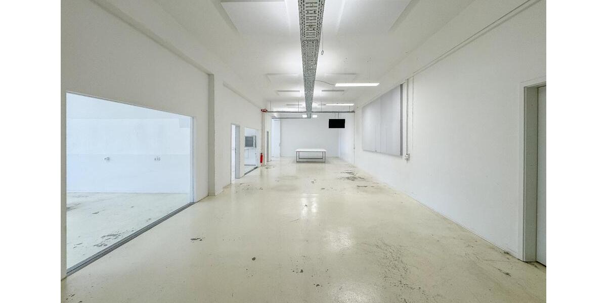 BÜRO MIT STUDIO IM INDUSTRIAL LOOK – 320 m² – 6,38 € pro m² – 3 BÜROS – KÜCHE – LASTENAUFZUG – KLIMA – BARRIEREFREI – TOP AUFGETEILT! zimmer