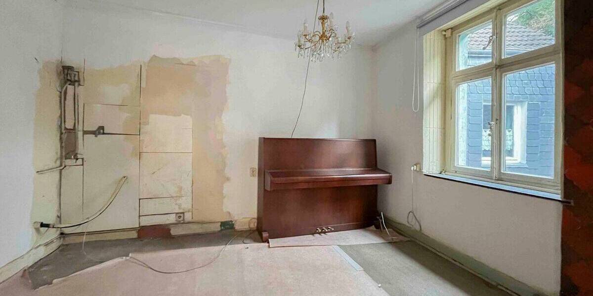 Einfamilienhaus Solingen Gräfrath - 6 Zimmer, 108 m&sup2;, 160.000&euro; | Angebot:26929918