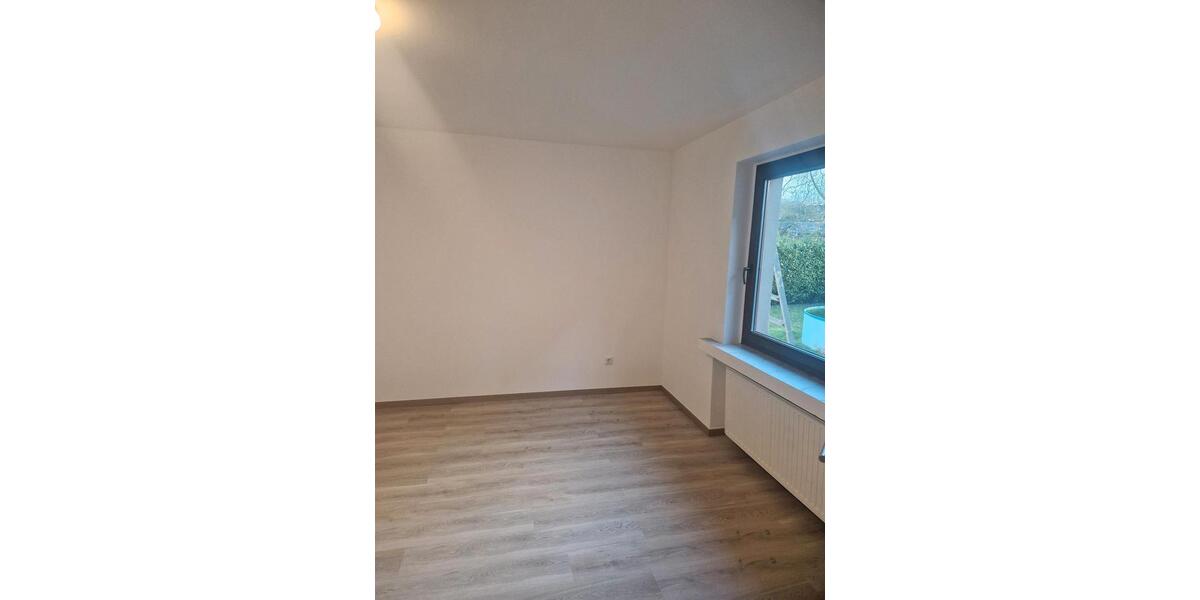 Erdgeschoßwohnung Ratingen Tiefenbroich - 2 Zimmer, 76 m&sup2;, 1.200&euro; | Angebot:25309649