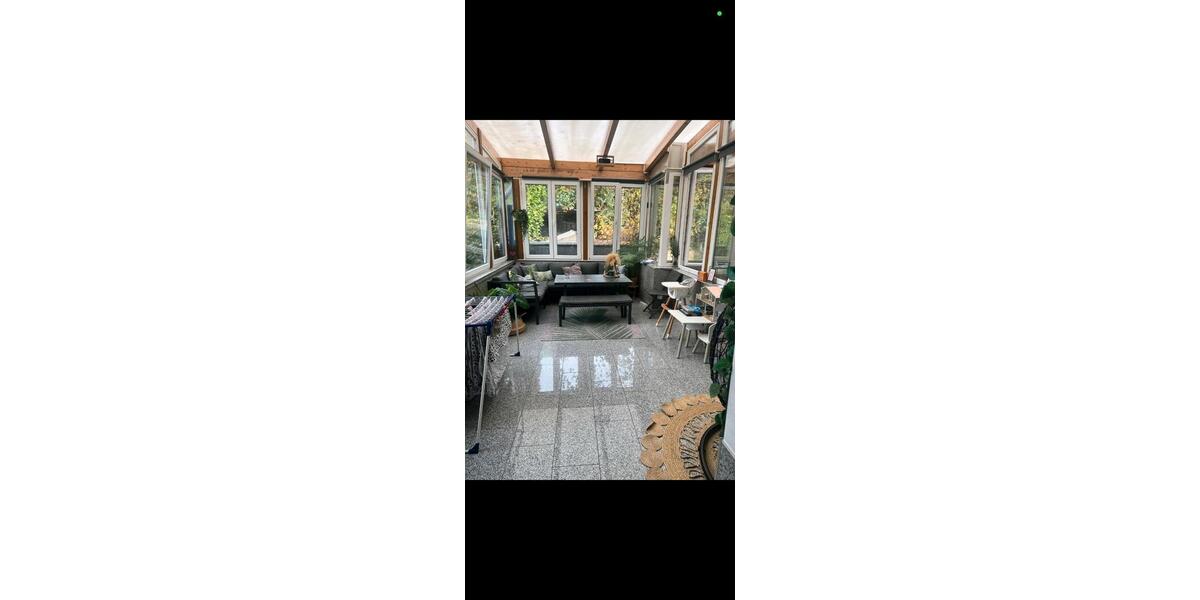 Doppelhaushälfte mit. Wintergarten 3 zimmer