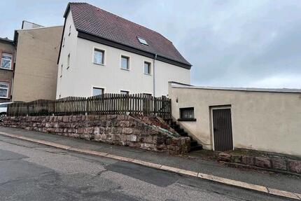 Haus Essen Stadtbezirk VI - 8 Zimmer, 240 m&sup2;, 72.000&euro; | Angebot:25483492