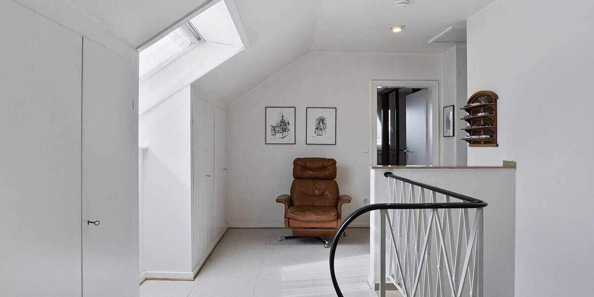 Freistehendes Einfamilienhaus mit Garage auf großem Grundstück in Ratingen-Ost 5 zimmer