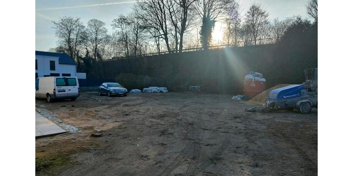 Lagerhalle in Wedau mit Büro und großer Außenfläche zimmer