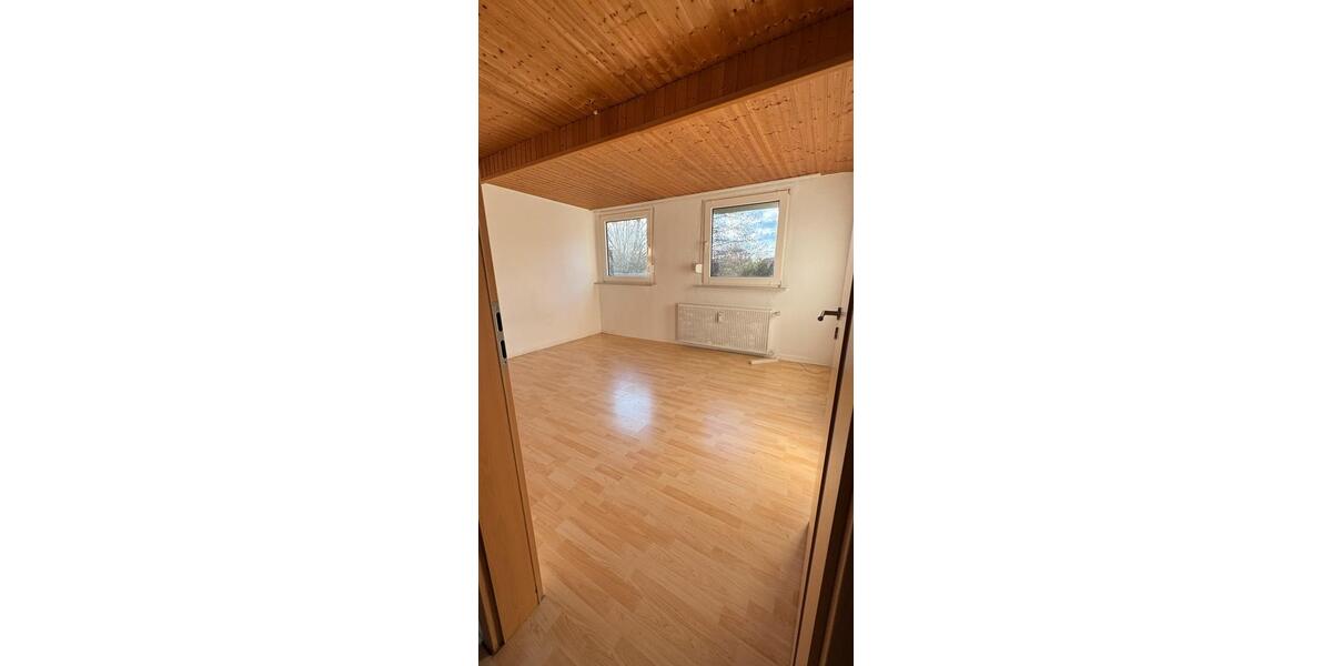 Dachgeschoßwohnung Bochum Eppendorf - 3 Zimmer, 75 m&sup2;, 690&euro; | Angebot:25299081