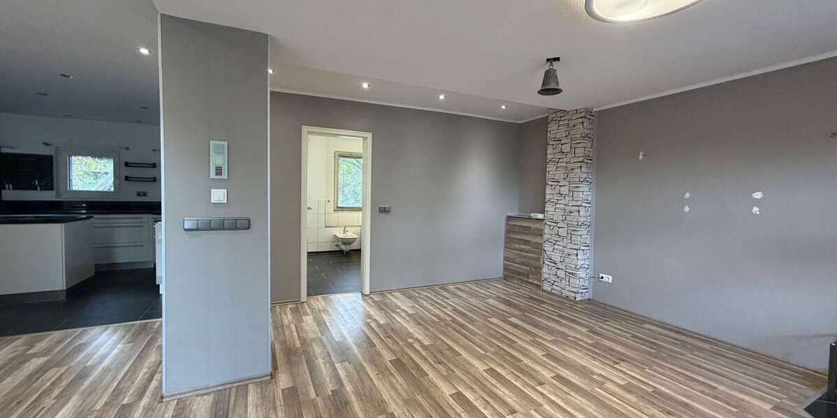 Mehrfamilienhaus mit 3 Wohneinheiten in ruhiger Sackgassenlage - Mehrfamilienhaus, Wohnhaus Oberhausen Alstaden | Angebot:27493794
