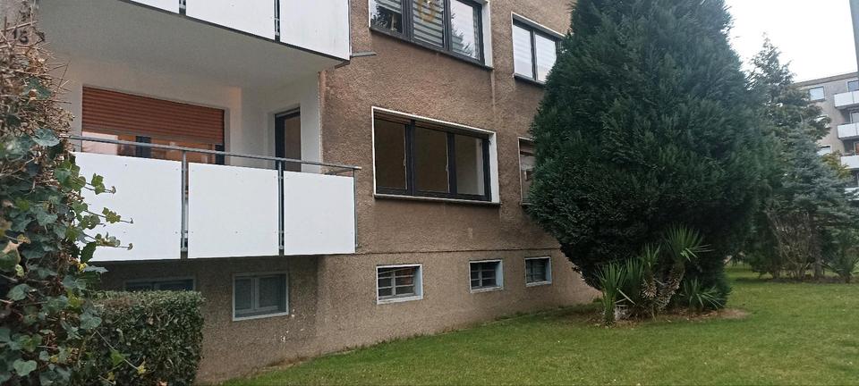 EG, 74 qm, überdachter Balkon 3 zimmer