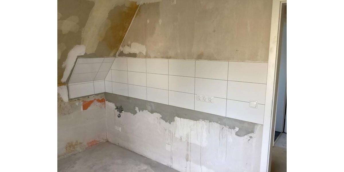 Neue Wohnung, neues Glück! Praktische 2-Zi.-DG 2.5 zimmer