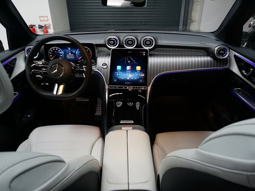 Mercedes-Benz GLC 220 d 4M AMG Pano Leder Memory MBUX 360° 9.229 km 57.400 € Wuppertal 42327