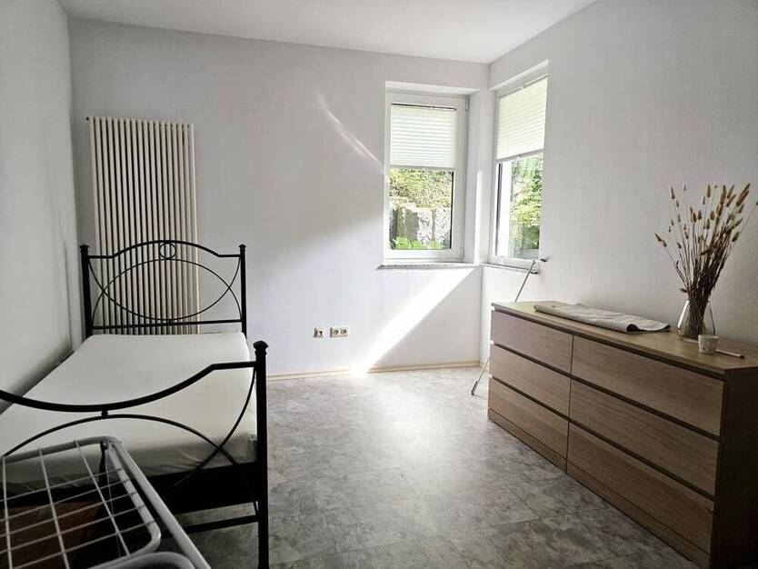 Moderne Architektur trifft auf charmante Baukunst – Häuserensemble aus 2 Einfamilienhäuser, EinliegerWohnung + Fabrikgebäude