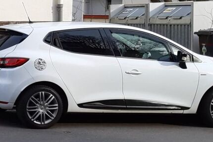 Renault Clio 64.055 km 7.999 &euro; Essen 45147