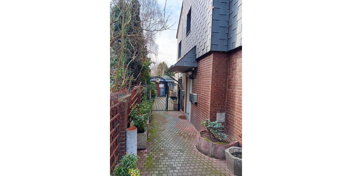 Wohnung etwa 90qm zu vermieten ab Mai 2026 2 zimmer