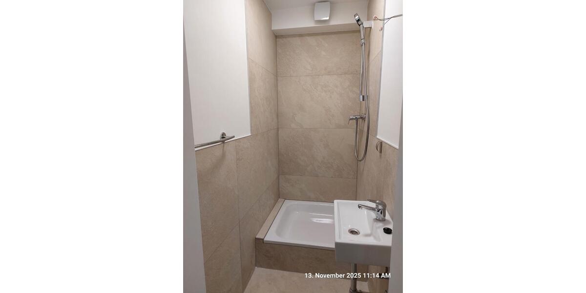 Gem. Büro- oder Praxisräume als kleines Apartment im Souterrain zimmer