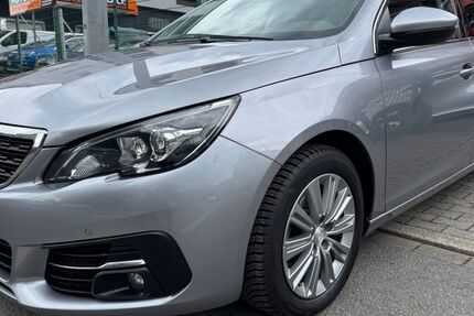 Peugeot 308 186.376 km 9.650 &euro; Gelsenkirchen 45899