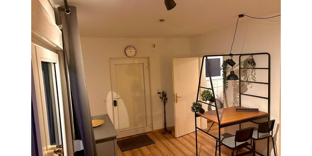 Modernes Apartment in ruhiger Lage nahe der JahrhunderthalleWest 1 zimmer