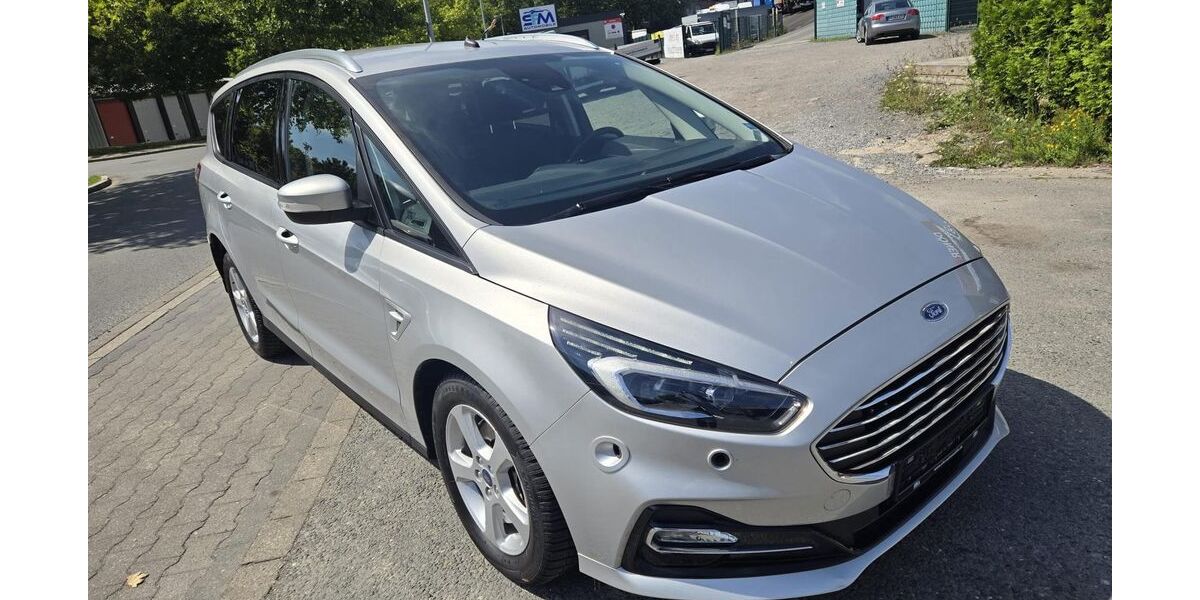 Ford S-Max 65.700 km 11.990 &euro; Gelsenkirchen 45884