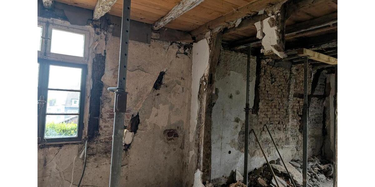 Fachwerkhaus, NICHT denkmalgeschützt! Sanierungsbedürftig zimmer