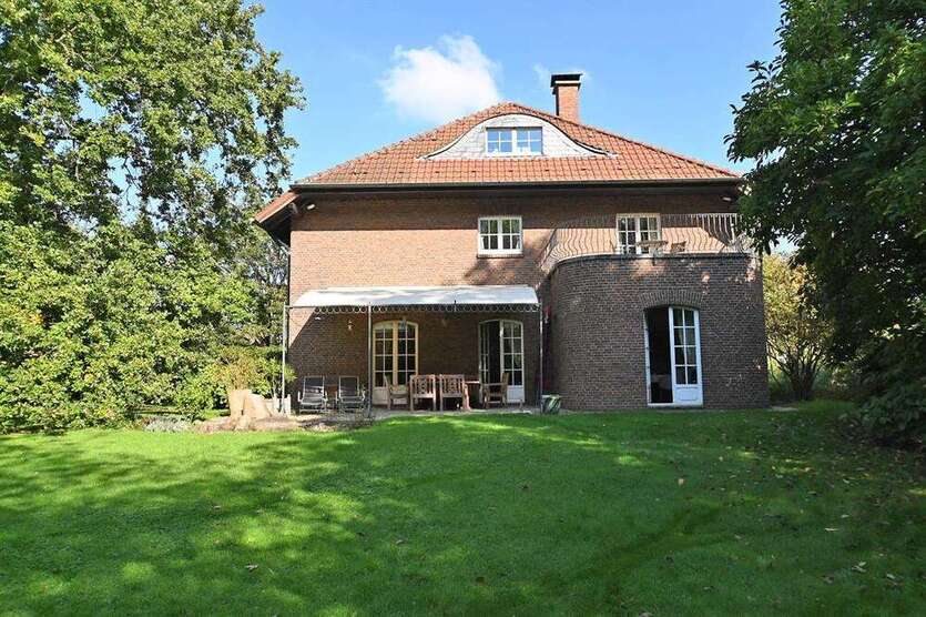 Haus zum Kaufen in Essen 775.000 € 334 m²
